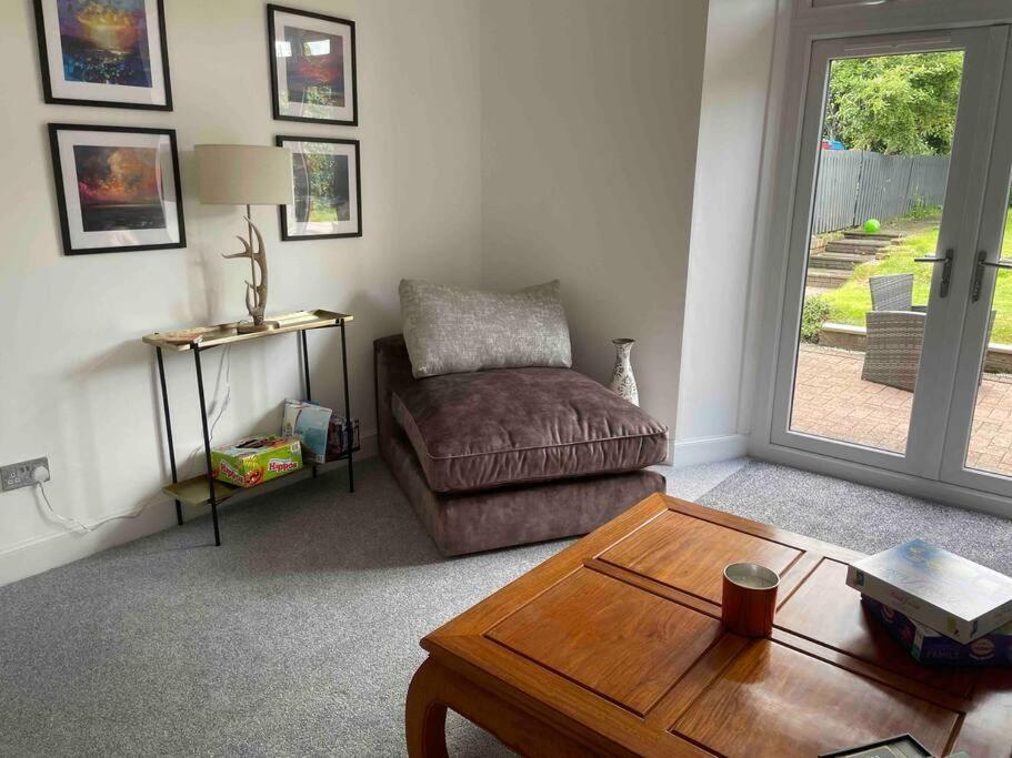 Fantastic Home In Brightons, Falkirk. Polmont Esterno foto
